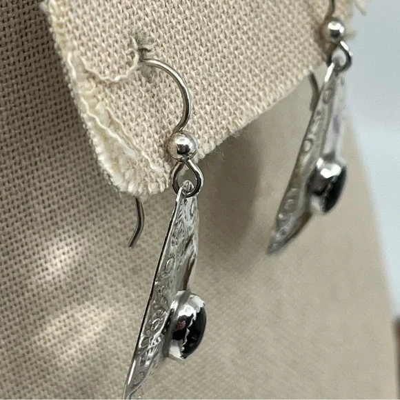 90's Vintage Sterling Silver Teardrop Dangle Earrings with Black Onyx Stone - Picture 9 of 15